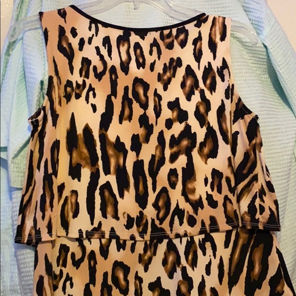 Beautiful Patterned Shirt - Picture 4 of 4